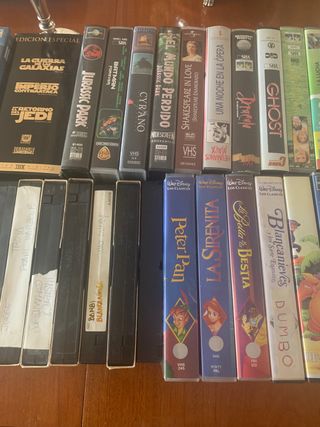 Vendo  videos vhs y dvd   regalo aparatos