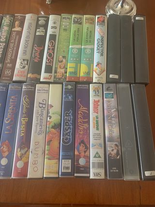 Vendo  videos vhs y dvd   regalo aparatos
