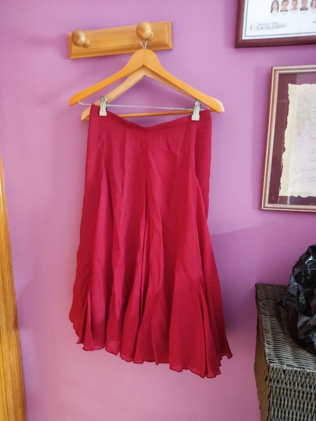 Falda roja/granate de escuela bolera de segunda mano por 10 EUR en ...