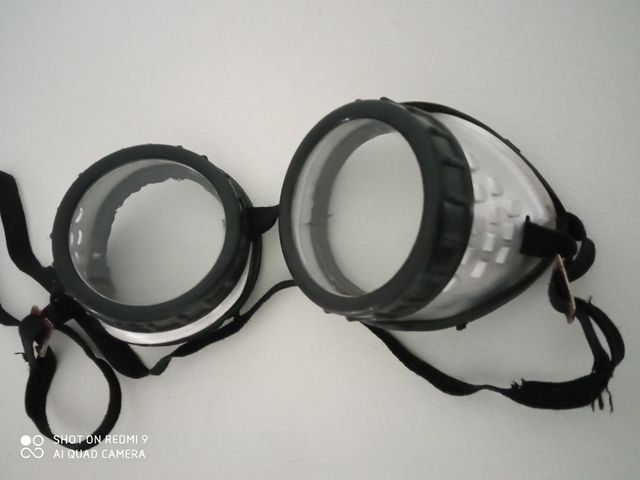 Vecchie lenti, collezione ferramenta, cose vecchie