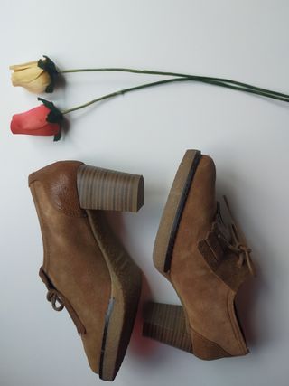 CUERO zapato de tacón