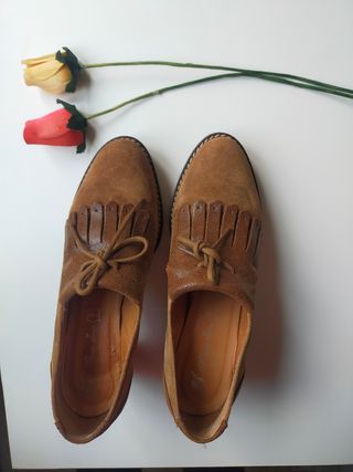 CUERO zapato de tacón