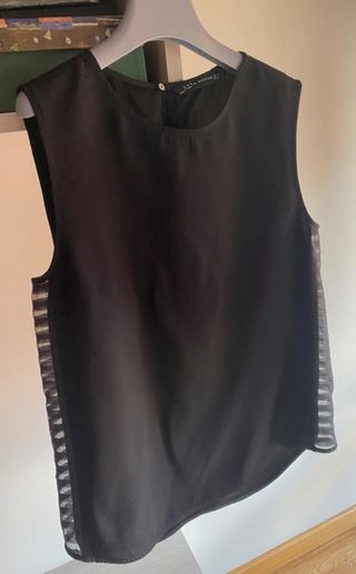 Camiseta tirante ancho negra Zara