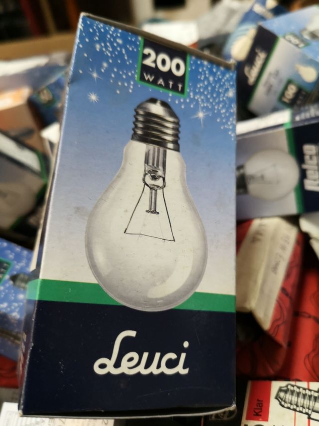 Lampadine varie x nuove di zecca, lotto circa 80!!