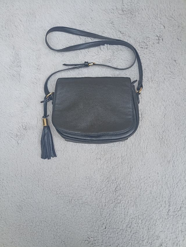 borsa a tracolla nera con ciondolo #caricaEvinci