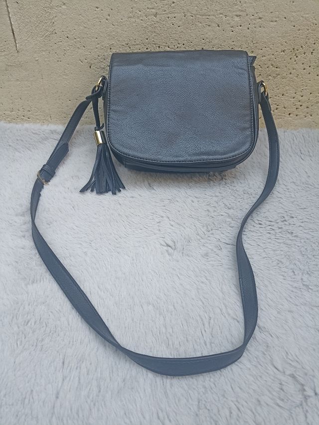 borsa a tracolla nera con ciondolo #caricaEvinci