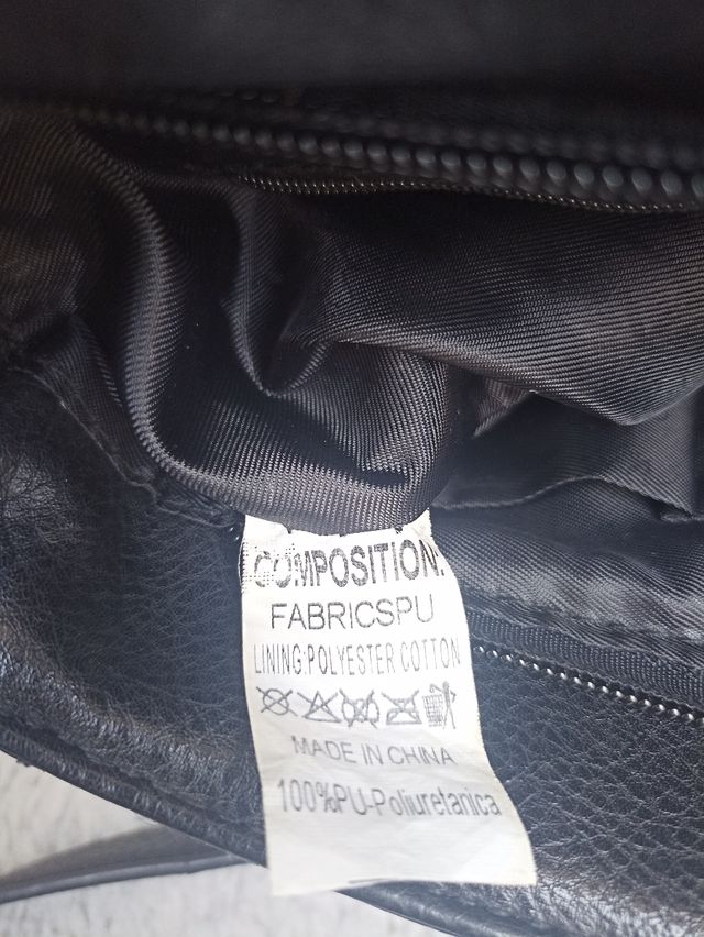 borsa a tracolla nera con ciondolo #caricaEvinci