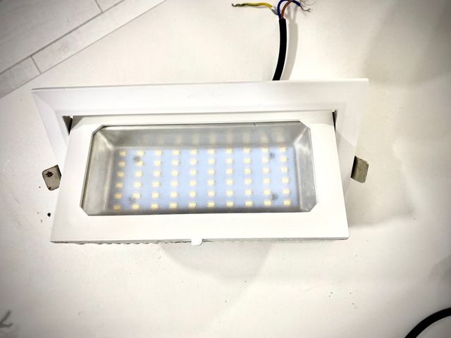 Lampadina indirizzabile per proiettore a luce bianca