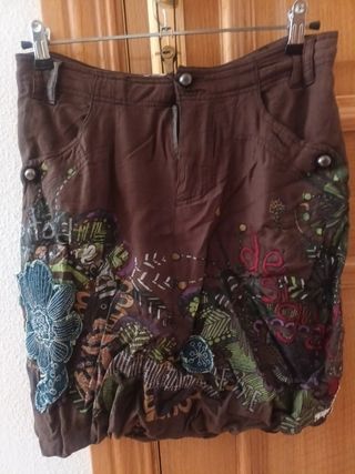 falda abullonada Desigual