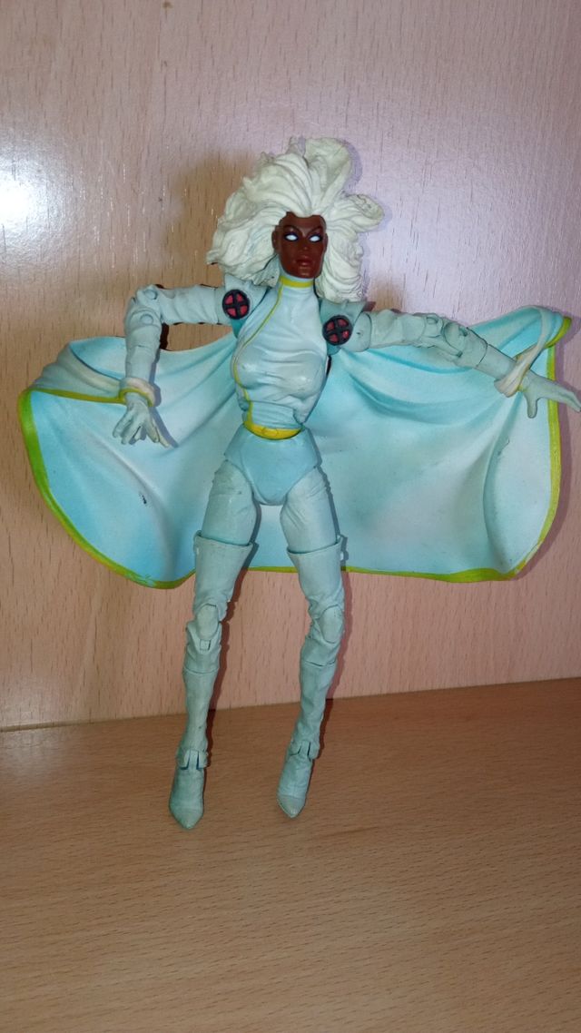 Figura Tormenta Marvel x-men legends