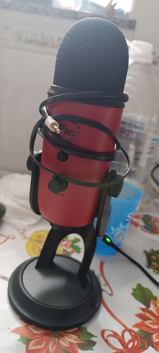Micrófono blue yeti rojo