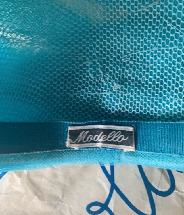 Cappello da cerimonia turchese