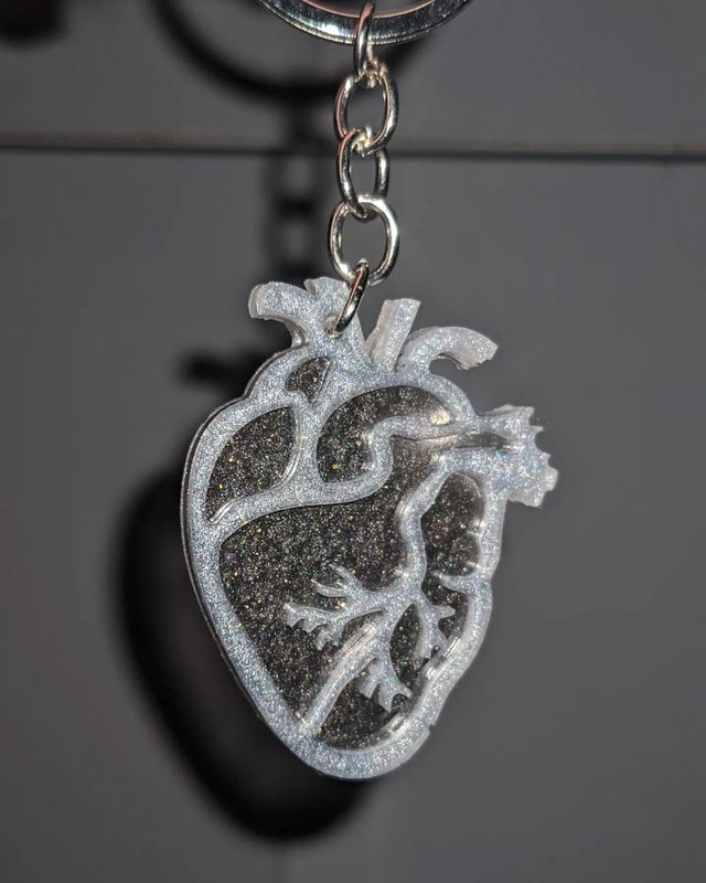 llavero corazón anatómico 