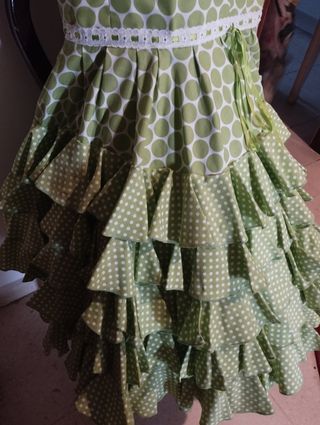 Traje de flamenca mujer. Feria. Romerías