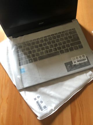 Portátil NUEVO Aspire1 A114-33-C2LH con caja