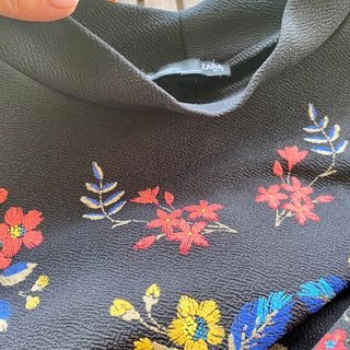 Vestido Zara rollo retro invierno negro estampado