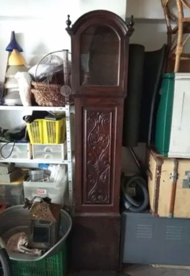 Caja reloj , lámparas , antiguas