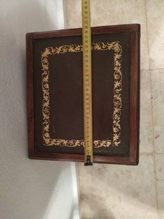 Preciosa mesilla de teléfono