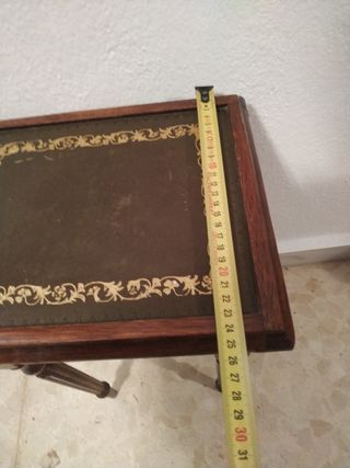 Preciosa mesilla de teléfono