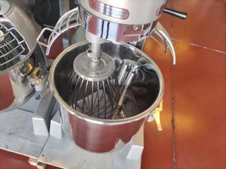 AMASADORA PLANETARIA 30 LITROS