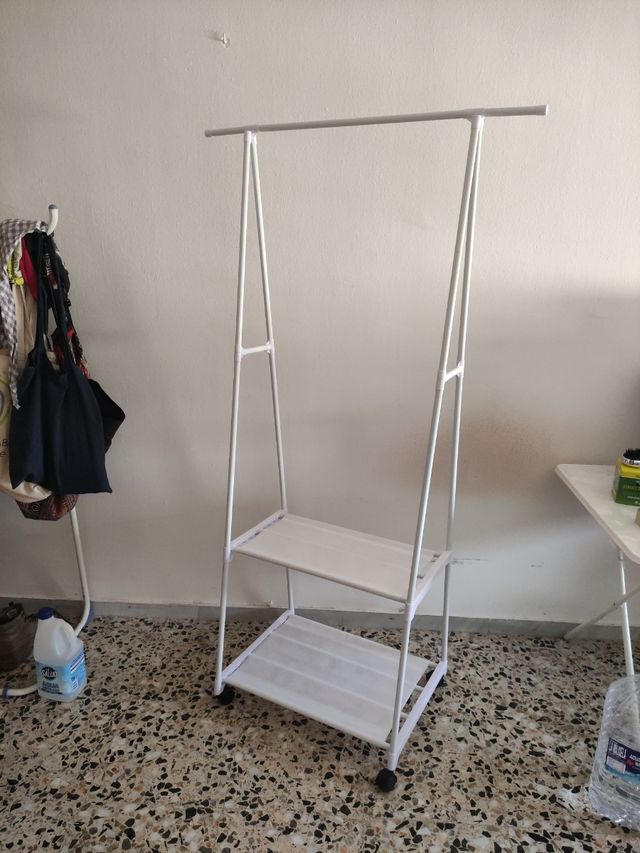 Burro de ropa de segunda mano por 12 EUR en Zaragoza en WALLAPOP