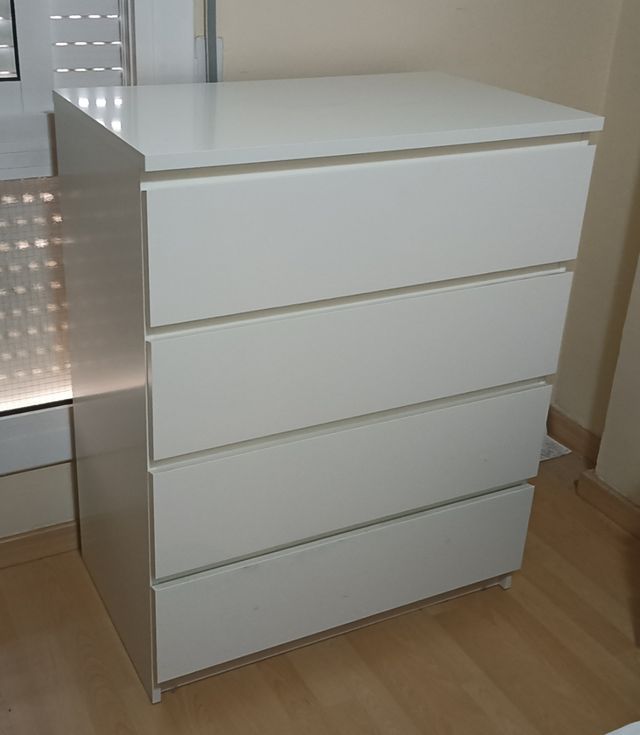 Cajonera Cómoda MALM Ikea 4 cajones blanca de segunda mano por 60 EUR