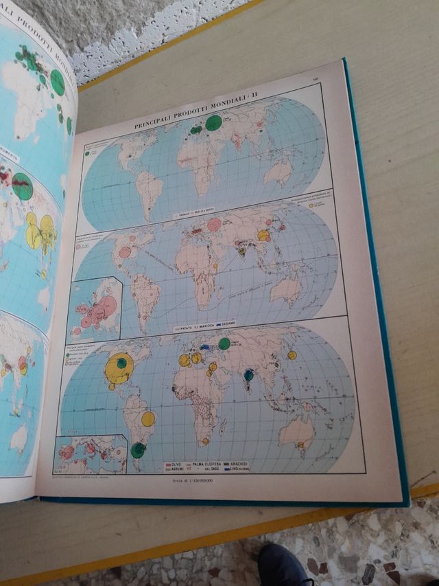Atlante Geografico Metodico  de agostini 1965