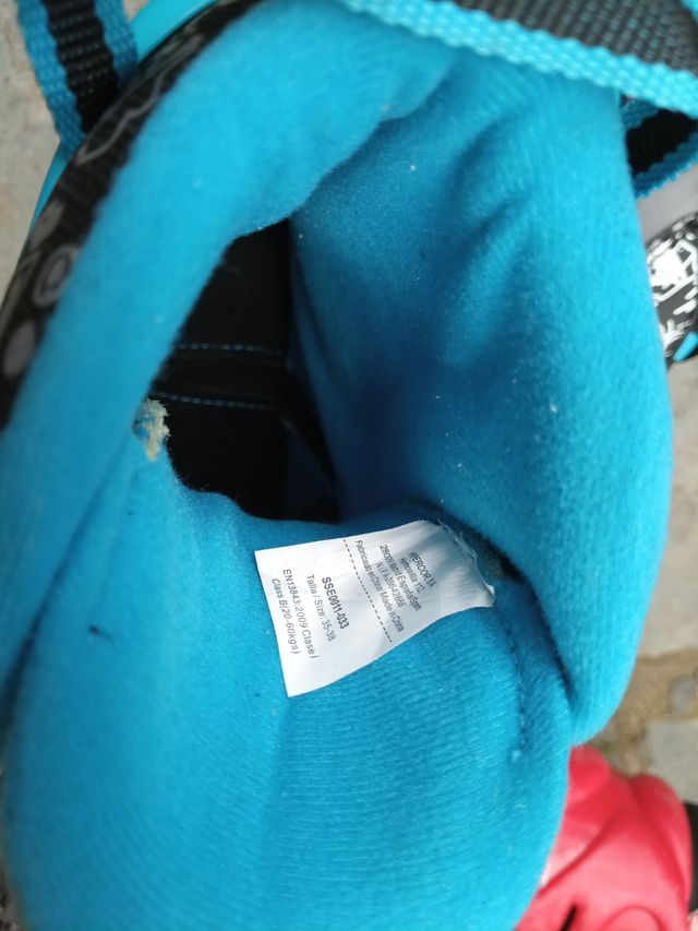 Patines en línea.  Talla 35-38. Gratis rodilleras.