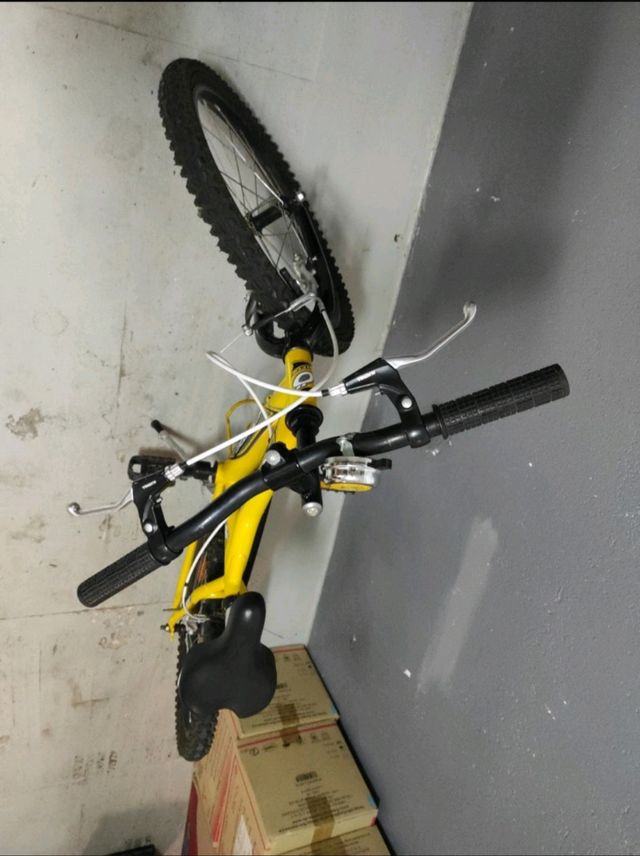 Bicicleta de 24" con regalo