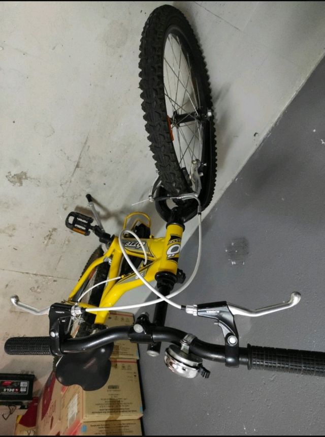 Bicicleta de 24" con regalo