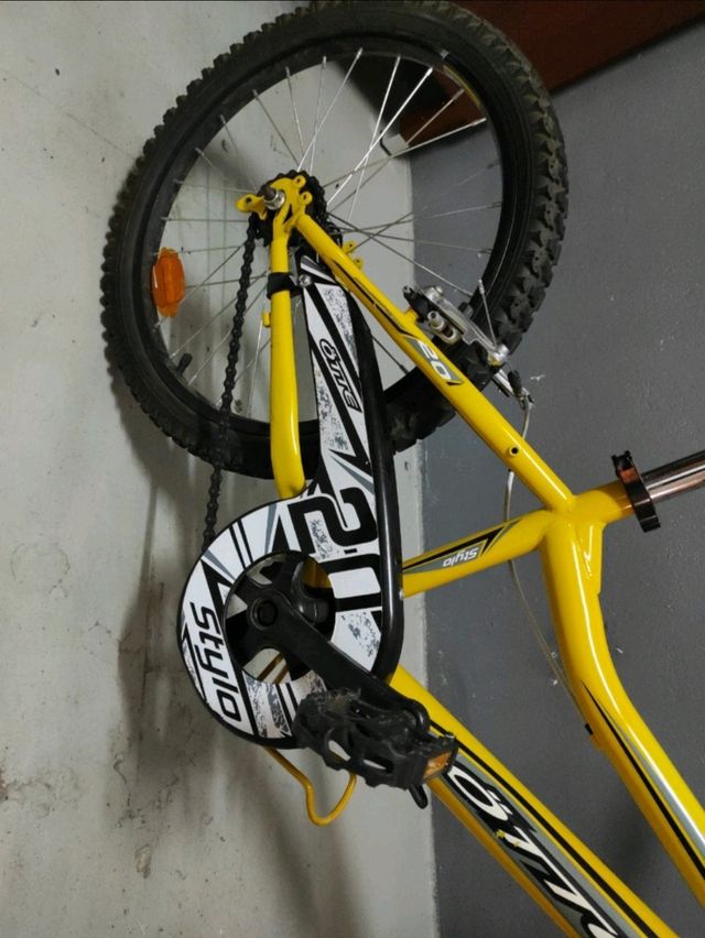 Bicicleta de 24" con regalo