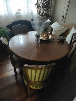 Mesa redonda, extensible con tableros