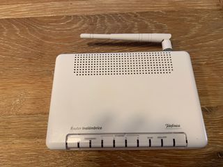 Router Zyxel p660hw-d1