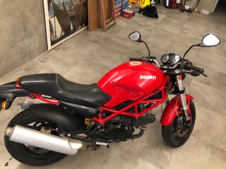 Ducati Monster 695