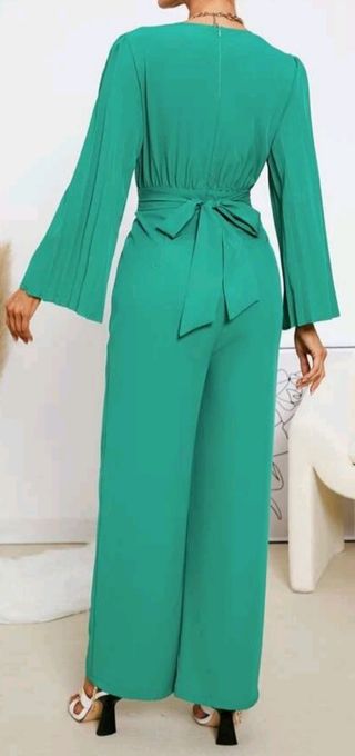 mono elegante verde