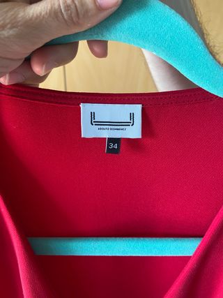 Mono rojo Adolfo Domínguez