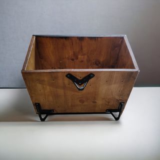 ERIK: Mesa baja auxiliar o cajón