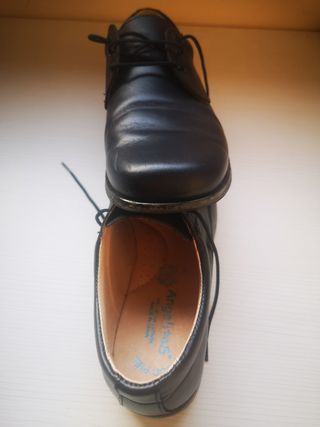 zapatos para niño. 