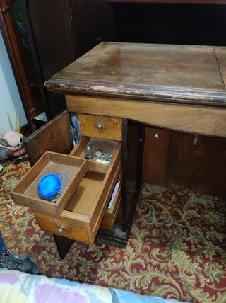 Maquina coser Alfa con mueble