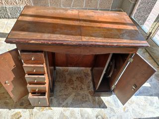 Maquina coser Alfa con mueble