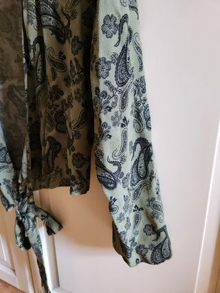 Blusa cruzada de Stradivarius talla S