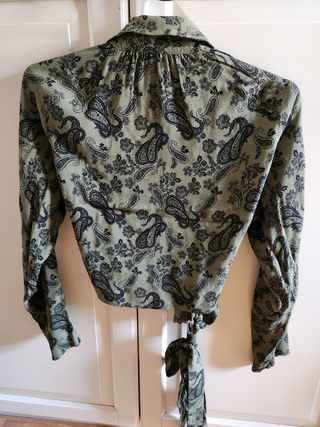 Blusa cruzada de Stradivarius talla S