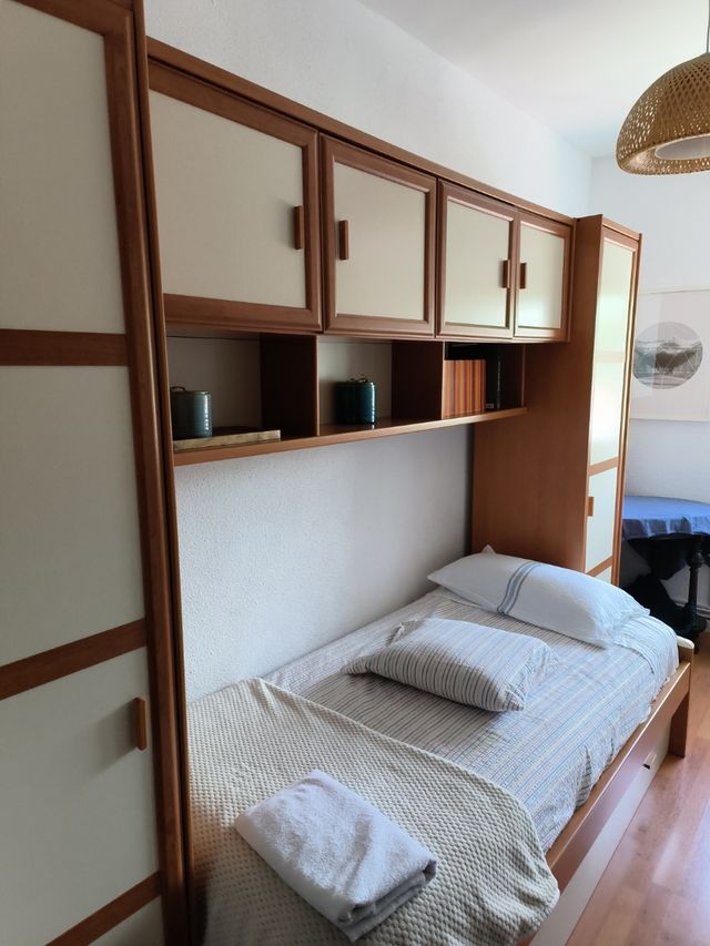 DORMITORIO ENTERO con colchón y somier de madera