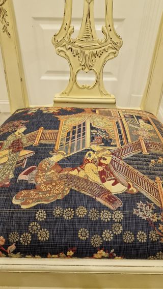 silla estilo georgiano tallada a mano decapada