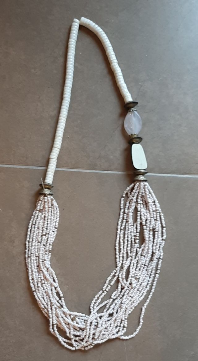 Collar de bolitas nacaradas