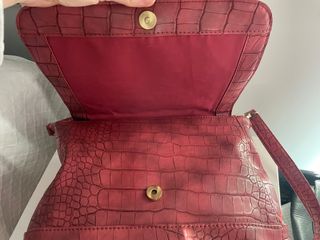 Bolso mediano.