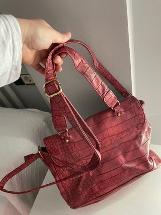 Bolso mediano. 