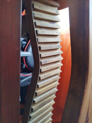 Creado cómo porta CDs. Unidad única. Madera maciza