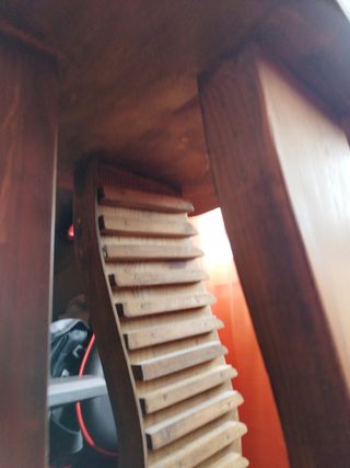 Creado cómo porta CDs. Unidad única. Madera maciza