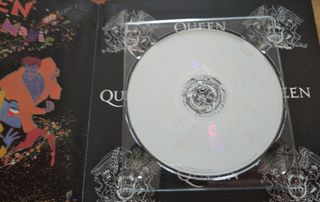 Libro disco CD de Queen